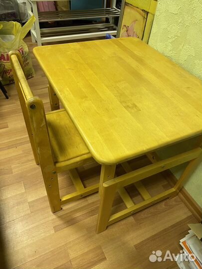 Мебель для ребенка (стол и стул)