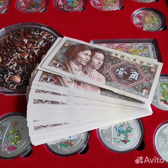 Шикарный набор из 33 медалей Год Дракона 2012 года