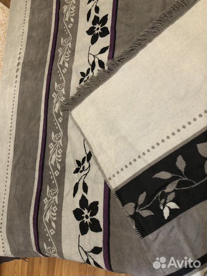 Пледы и покрывало бу