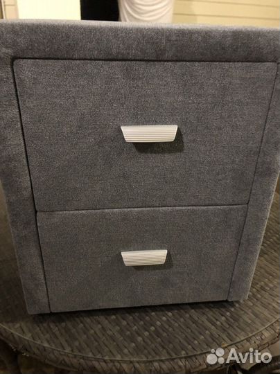 Тумба прикроватная