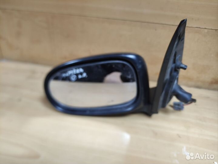 Зеркало заднего вида Nissan Almera N16