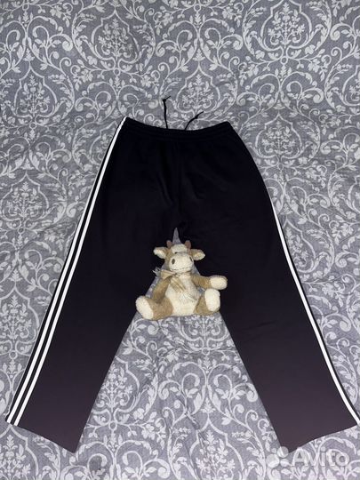 Спортивные штаны adidas широкие