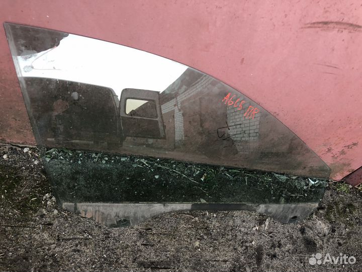 Стекло передней правой двери Ауди А6 С5, А6 Ц5