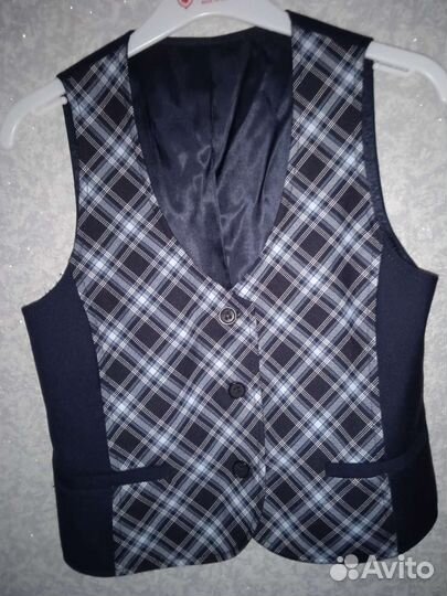 Продам жилетку для девочки, фирма Liga