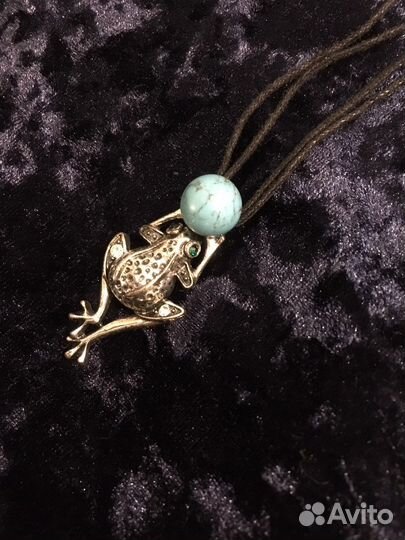 Подвеска лягушка