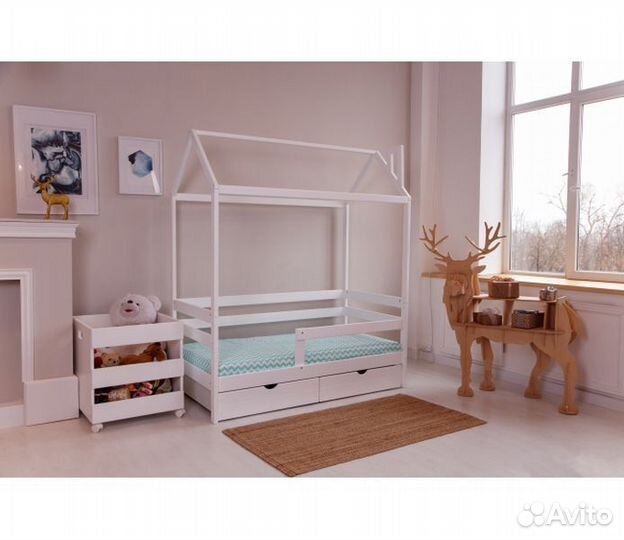 Кроватка высокий борт от 2х лет из массива домик