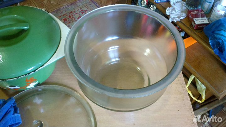 Кастрюли,эмал тазик и цветные бокалы СССР