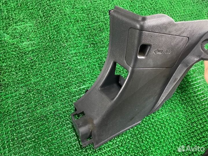 Обшивка стойки лев. перед. Honda Ridgeline