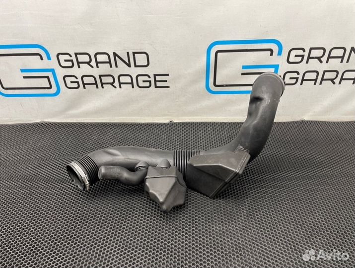 Патрубок воздушный Volvo Xc70 BZ B6324S 3.2 2008