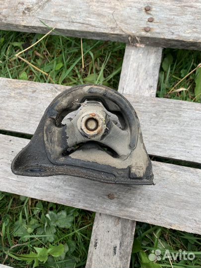 Задняя опора двигателя Honda Civic 6