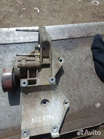 Кронштейн гура Chevrolet Lacetti