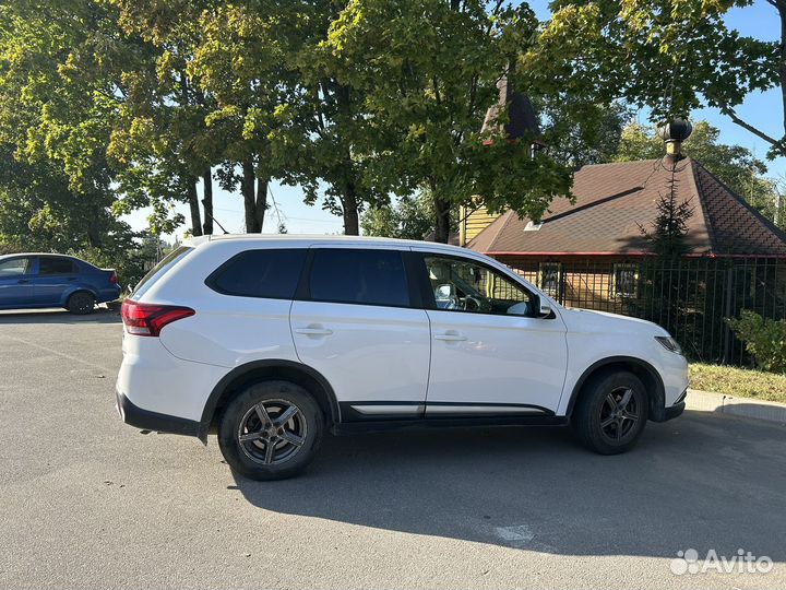 Mitsubishi Outlander 2.0 CVT, 2016, 188 000 км