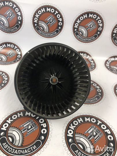 Моторчик отопителя Kia Quoris 2012-2018