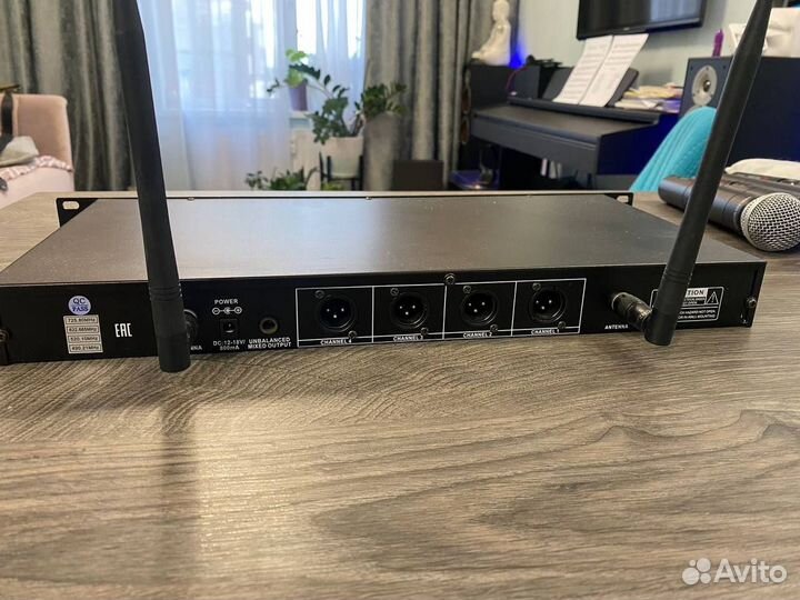 Volta US-4 микрофонная радиосистема