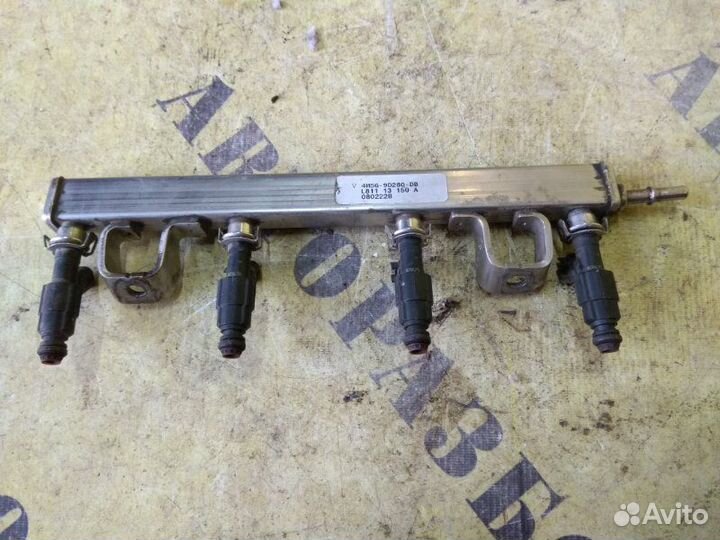 Рейка топливная (рампа) Ford Focus 2 2008-2011