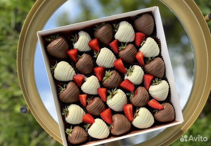 Клубника в шоколаде букеты