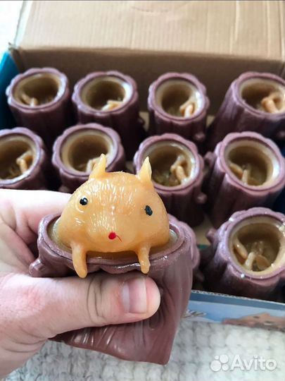 Игрушка антистресс белка