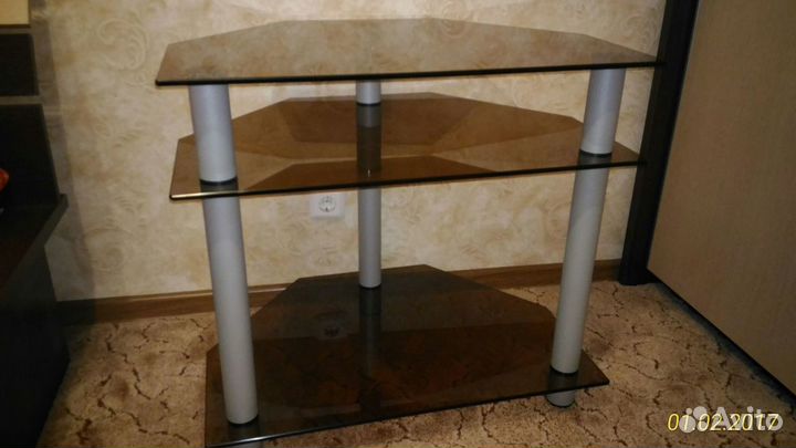 Стол. Тумба