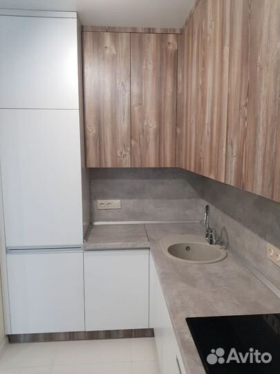 Кухня в потолок