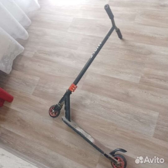 Трюковой самокат wolf, выдержевает 100 кг