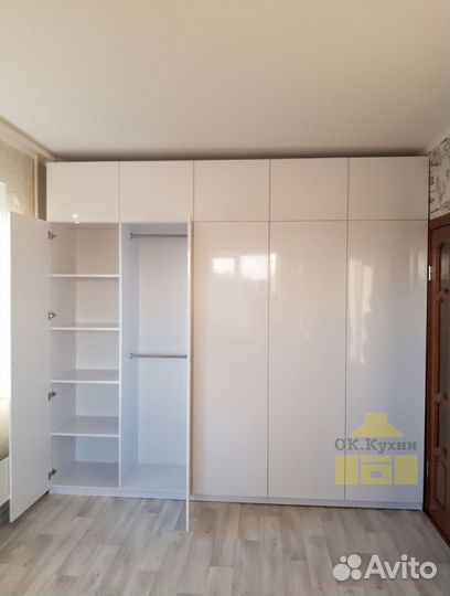 Распашной шкаф