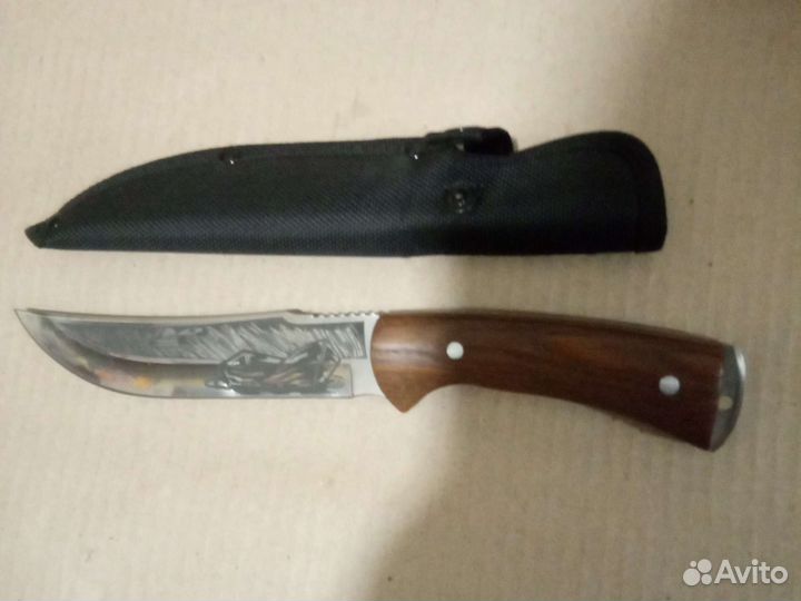 Нож туристический