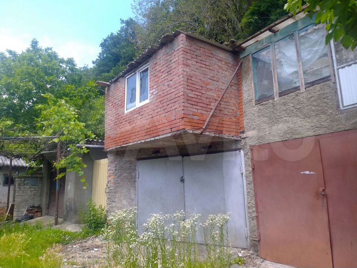 Гараж, > 30 м²