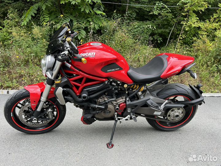 Ducati Monster 1200