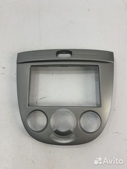 Chevrolet lacetti рамка магнитолы