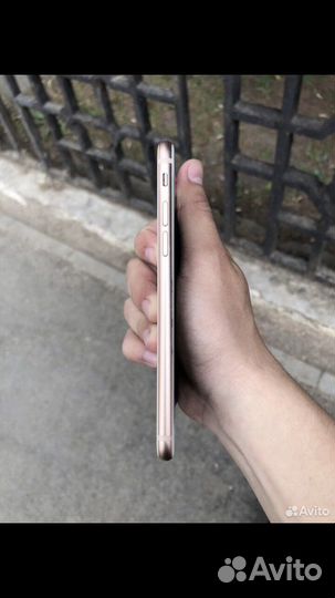 Айфон 8, на 64 гб