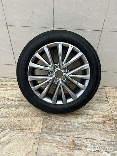 Колесо в сборе на Camry v55 (215/55/r17)
