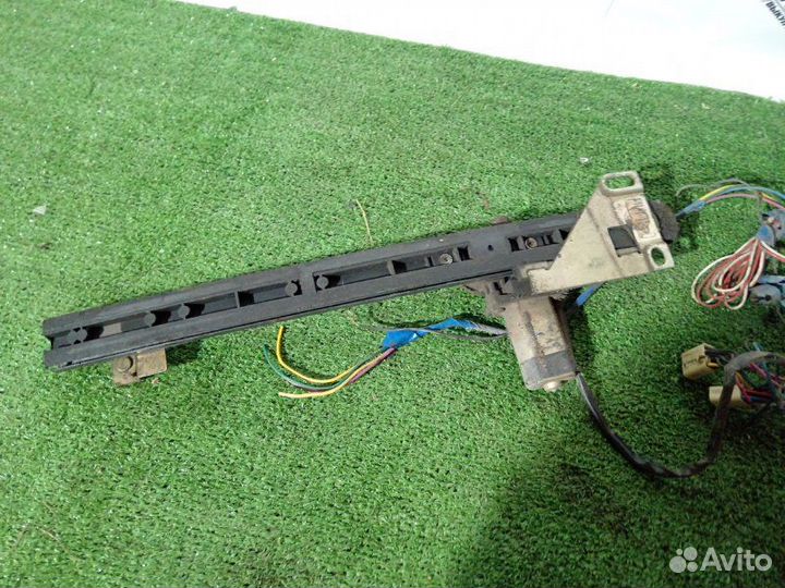 Стеклоподъемный механизм передний левый Лада 2115