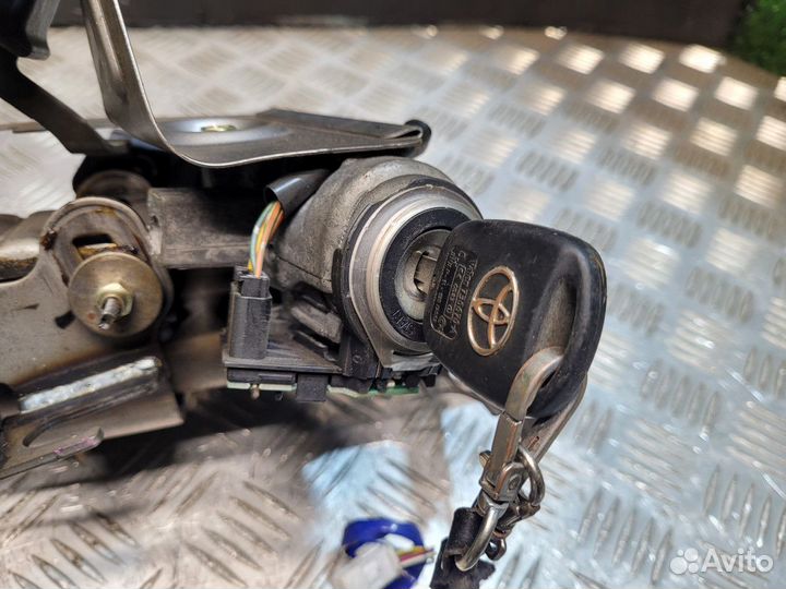 Рулевая колонка на Avensis T250 с ключом