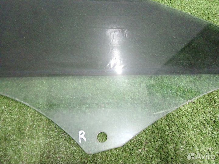 Стекло двери переднее правое Audi A1 8X1 caxb