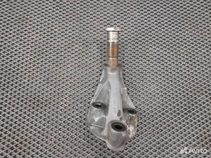 Кронштейн цилиндра подъёма кабины