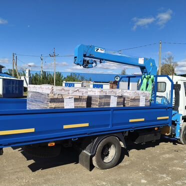 Бортовой грузовик BAW Fenix с КМУ Tadano, 2012