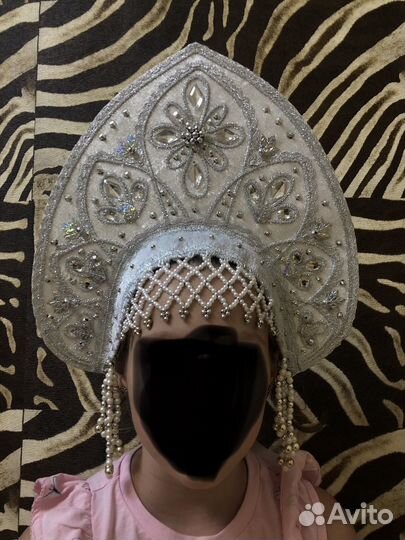Кокошник женский