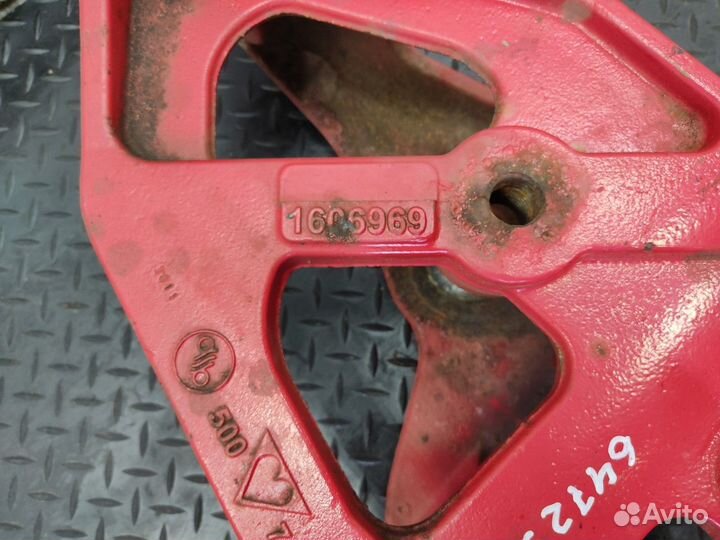 1606969 Кронштейн рессоры передней левый