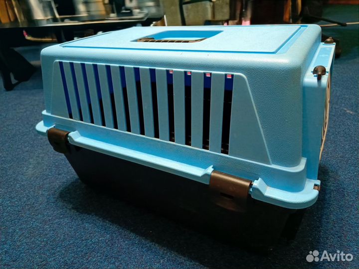 Переноска для кошек и маленьких собак