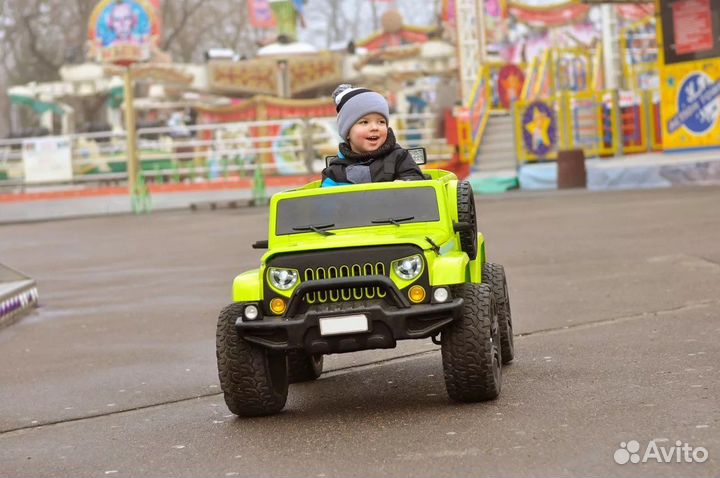 Работник на прокат электромобилей и тир