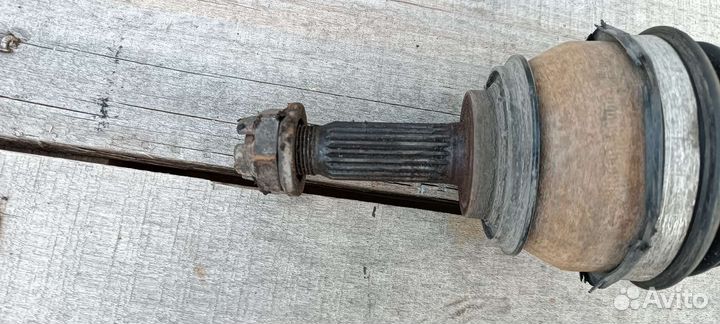 Привод левый Рено Логан 8кл