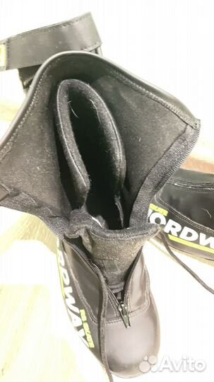 Лыжные ботинки