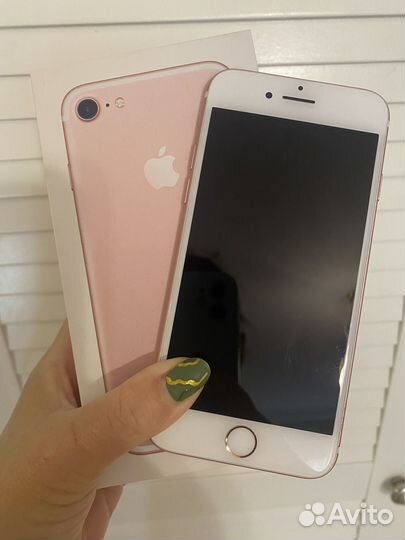 Телефон iPhone 7
