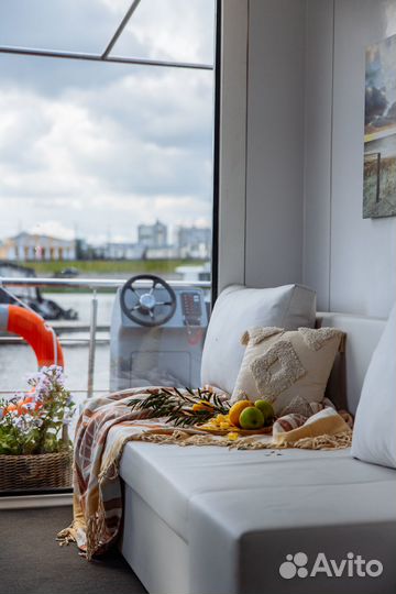 Хаусбот (дом на воде мини) для бизнеса