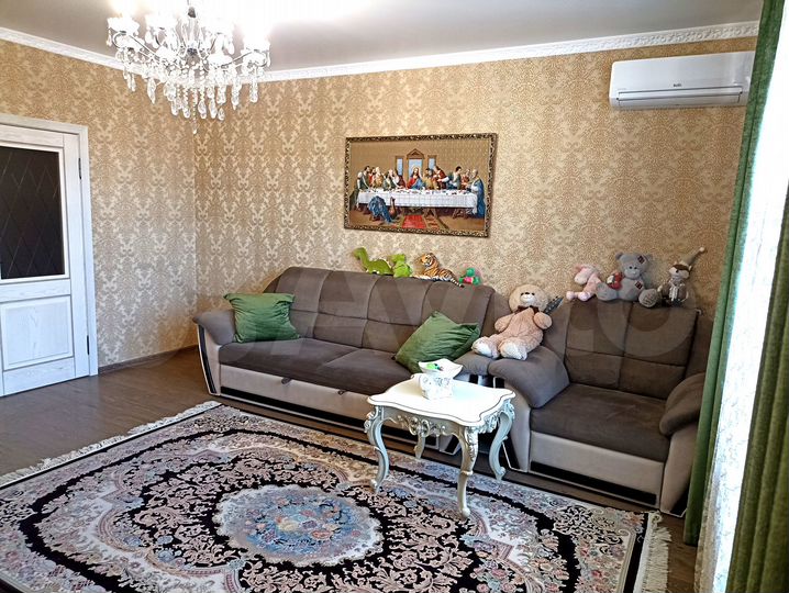 2-к. квартира, 65 м², 8/10 эт.
