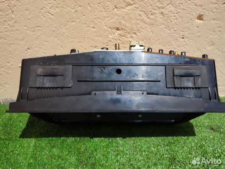 Приборная панель Mercedes-Benz w201