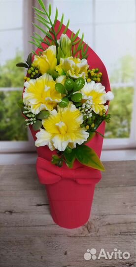 Букет гладиолусы