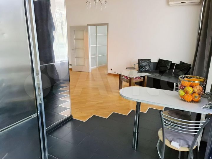 2-к. квартира, 60 м², 4/10 эт.