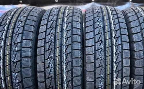 Roadstone Winguard Ice 215/55 R17 94Q