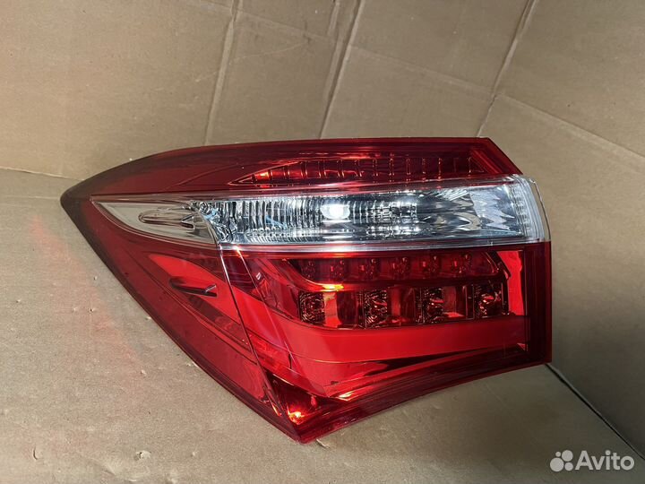 Задний левый Led фонарь Toyota Corolla 180